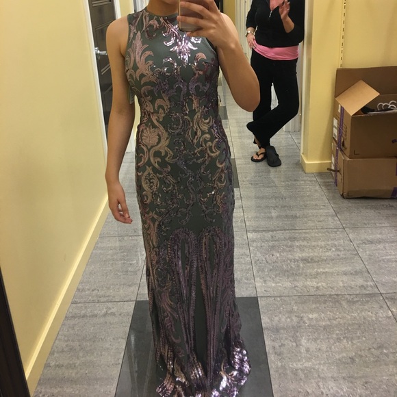 Formal dress - Picture 2 of 2